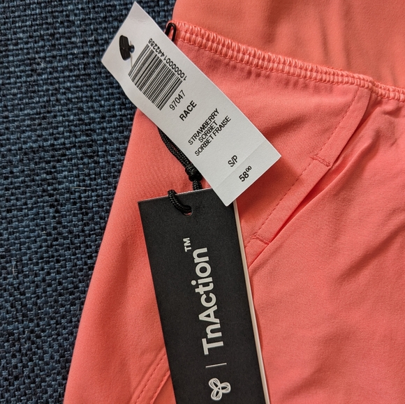 Aritzia TNA Race Short 3" - Picture 4 of 5